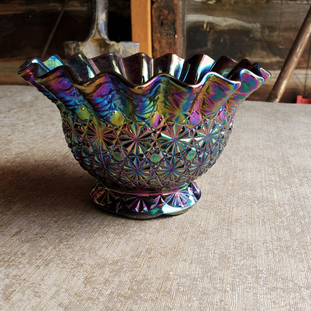 Carnival Glass Daisy and Button Bowl